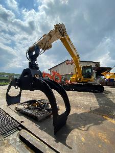 KOMATSU PC210-8 with Grapple