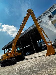 KOMATSU PC200-8 Long Arm