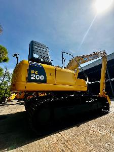 KOMATSU PC200-8 Long Arm
